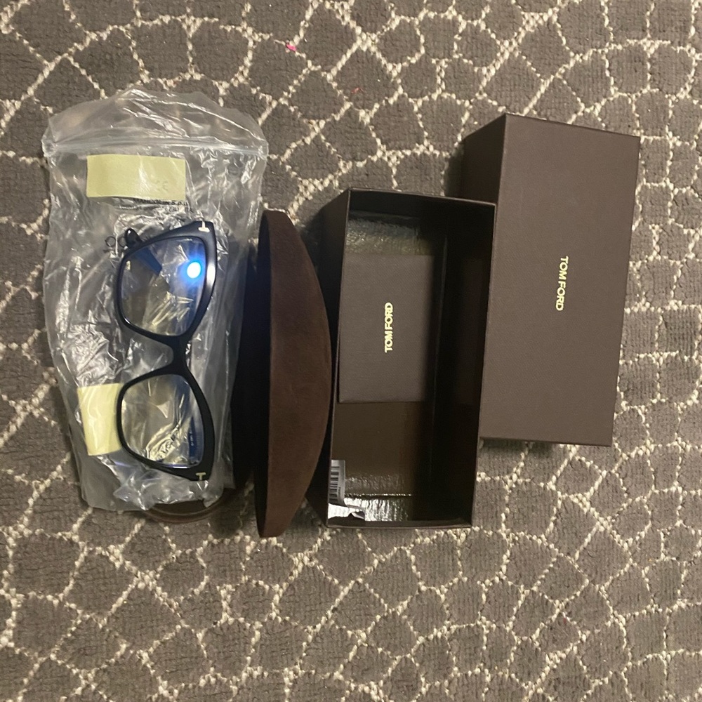 Tom Ford CatEye Reading Glasses NonRx FT5601-B NWT